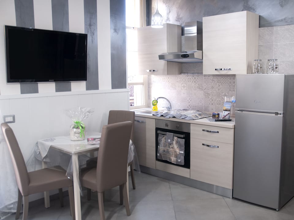 Premium Studio, City View | Hypo-allergenic bedding, in-room safe, individually decorated