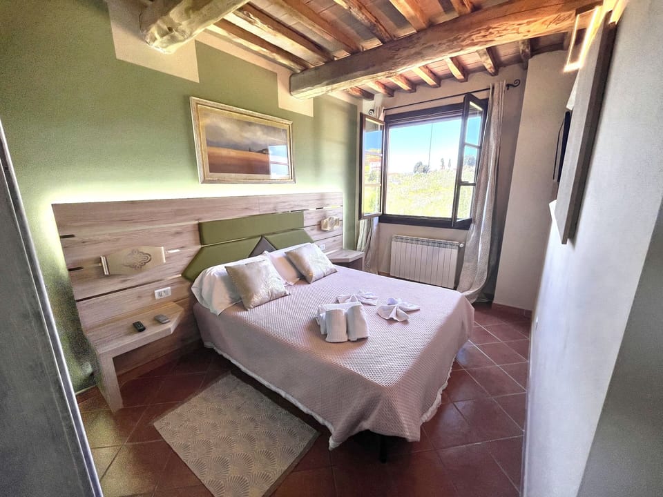 Deluxe Room | Free WiFi, bed sheets