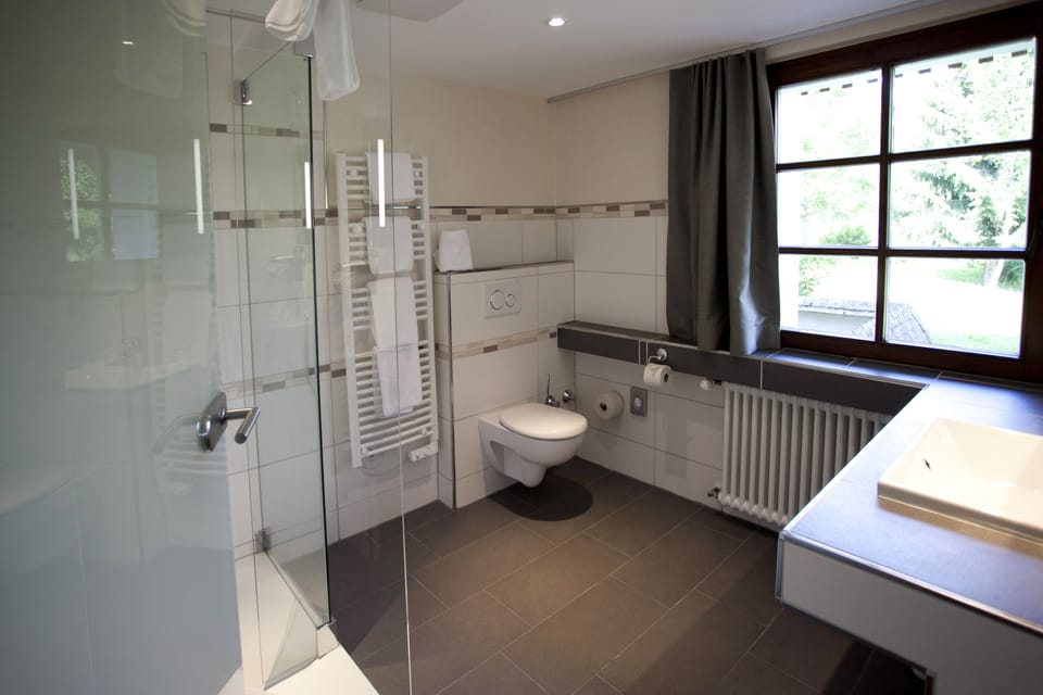 Apartment | Bathroom | Free toiletries, hair dryer, towels