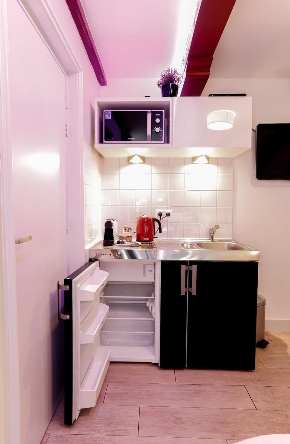Fridge, microwave, espresso maker, coffee/tea maker