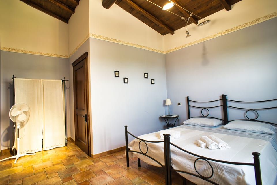 Triple Room, Accessible | Free cribs/infant beds, free WiFi, bed sheets