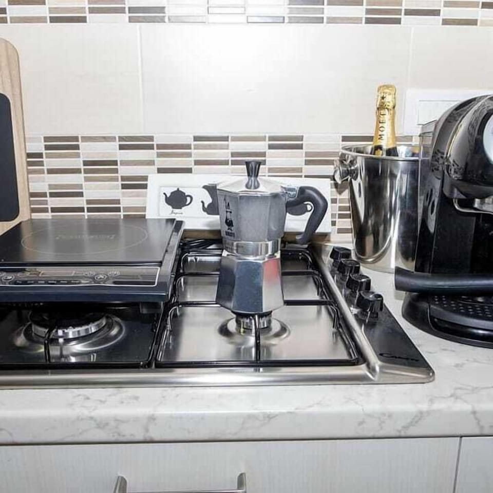 Oven, stovetop, espresso maker, coffee/tea maker