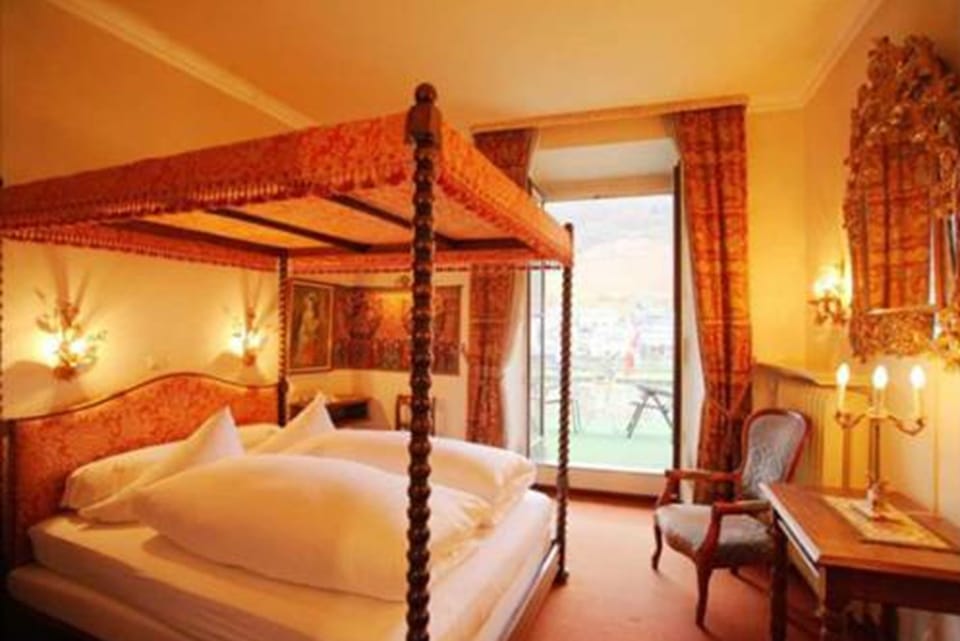 Double Room (Moselbalcony) | Individually decorated, individually furnished, free WiFi, bed sheets