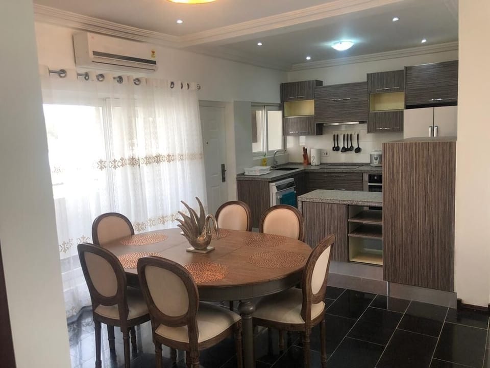 Executive Double or Twin Room | Private kitchenette | Full-size fridge, microwave, oven, stovetop