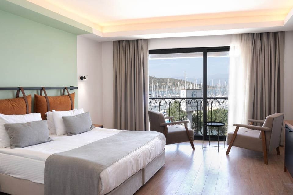 Panoramic Double Room, Sea View | 1 bedroom, premium bedding, minibar, in-room safe