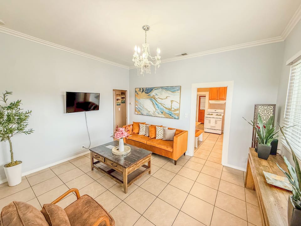 Cottage (2335) | Living area | Flat-screen TV