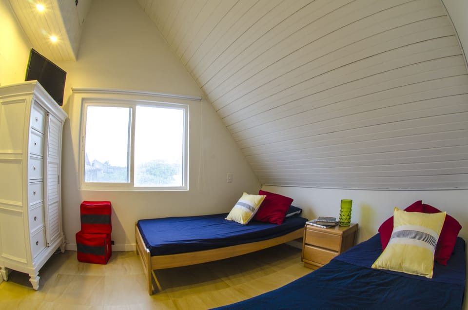 Family House | In-room safe, blackout drapes, free WiFi, bed sheets
