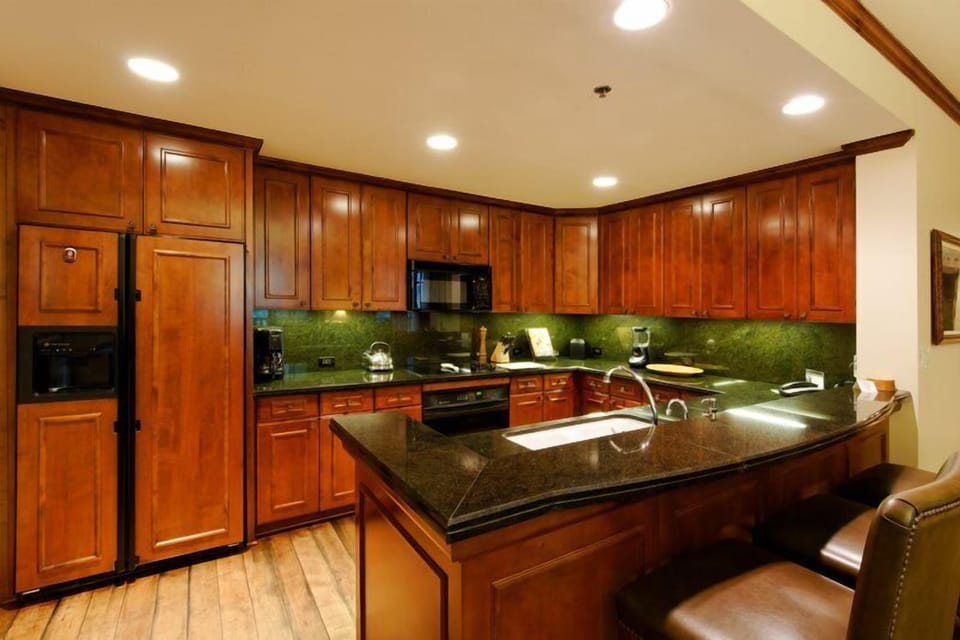 Condo (Aspen_Ritz_Carlton_3bed_03) | Exterior