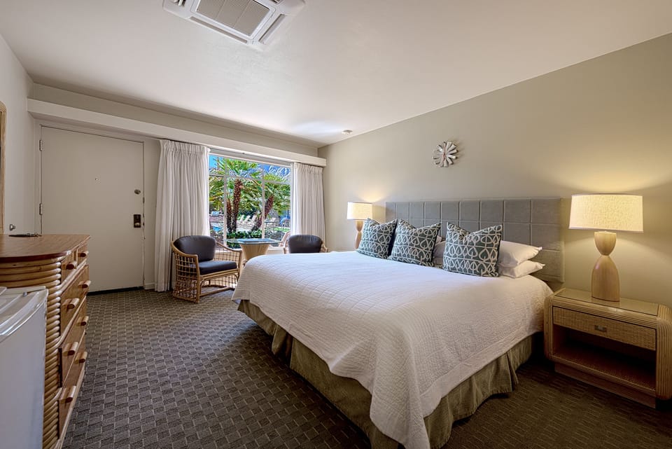 Vintage King | In-room safe, free WiFi, bed sheets