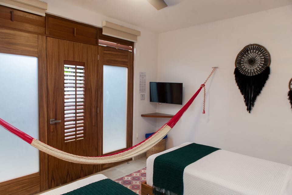 Design Room | Premium bedding, down comforters, WiFi (free), individually decorated