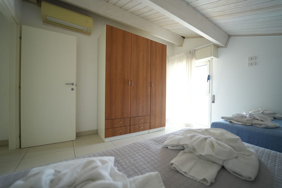 Standard Apartment, 2 Bedrooms | In-room safe, desk, laptop workspace, soundproofing