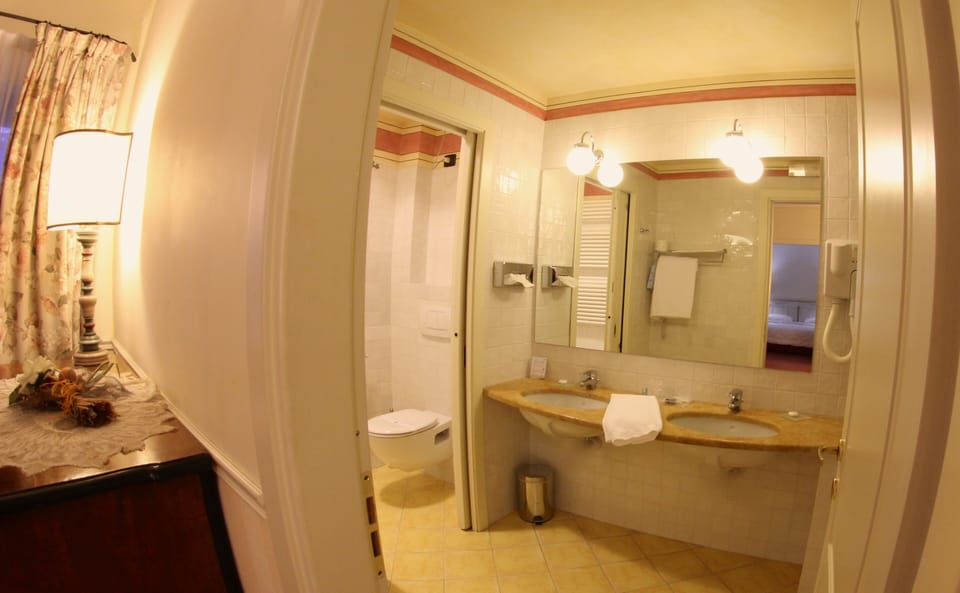 Double Room | Bathroom | Hair dryer, bidet, towels, soap