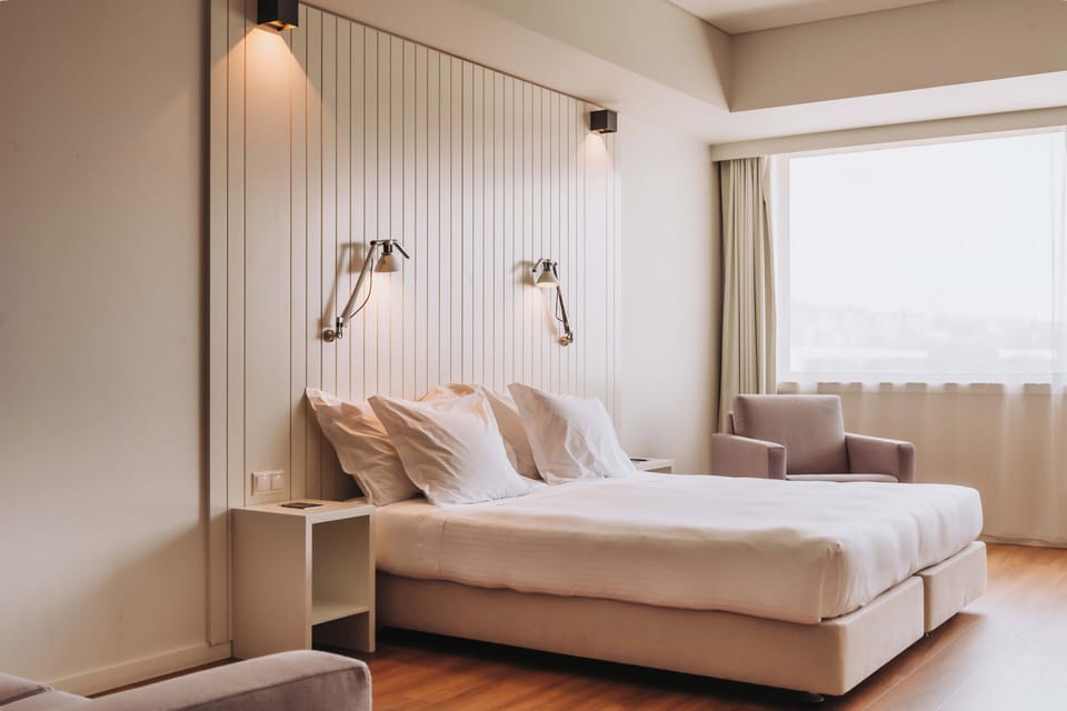Double Room, Mountain View | Minibar, in-room safe, desk, soundproofing