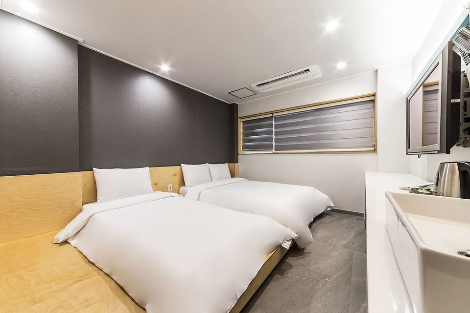 Twin Room | Free WiFi