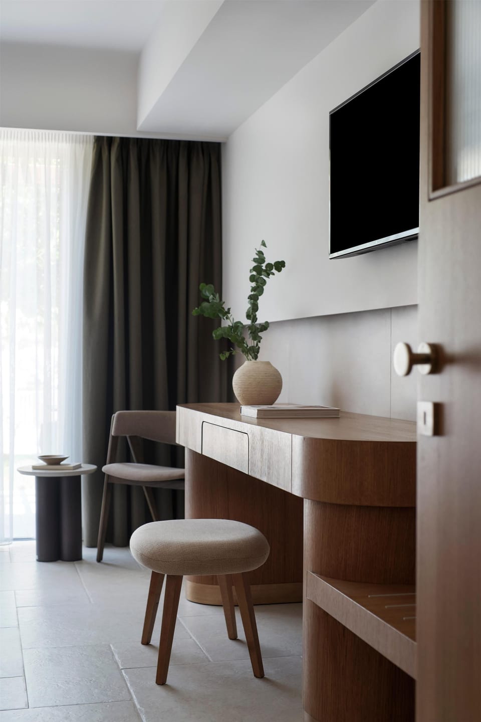 Shower, eco-friendly toiletries, hair dryer, towels