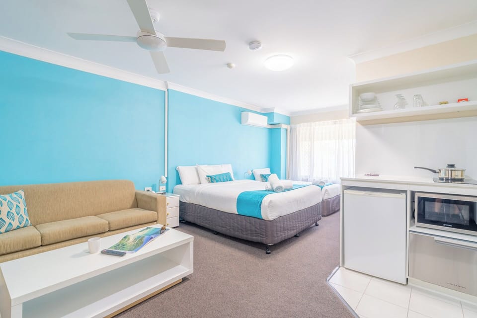 Standard | Iron/ironing board, cribs (surcharge), WiFi (free), bed sheets