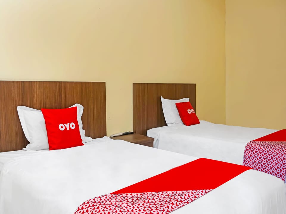 Deluxe Single Room | Free WiFi, bed sheets