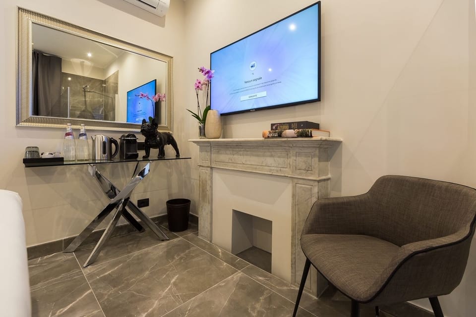 Deluxe Double Room, 1 Queen Bed, Balcony | In-room safe, individually decorated, individually furnished, desk