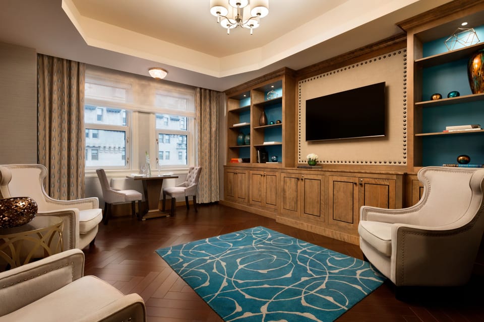 Lobby lounge