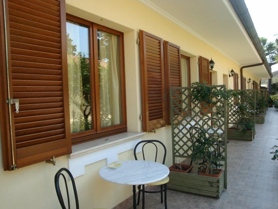 Twin Room, 3 Twin Beds, Garden View | Terrace/patio