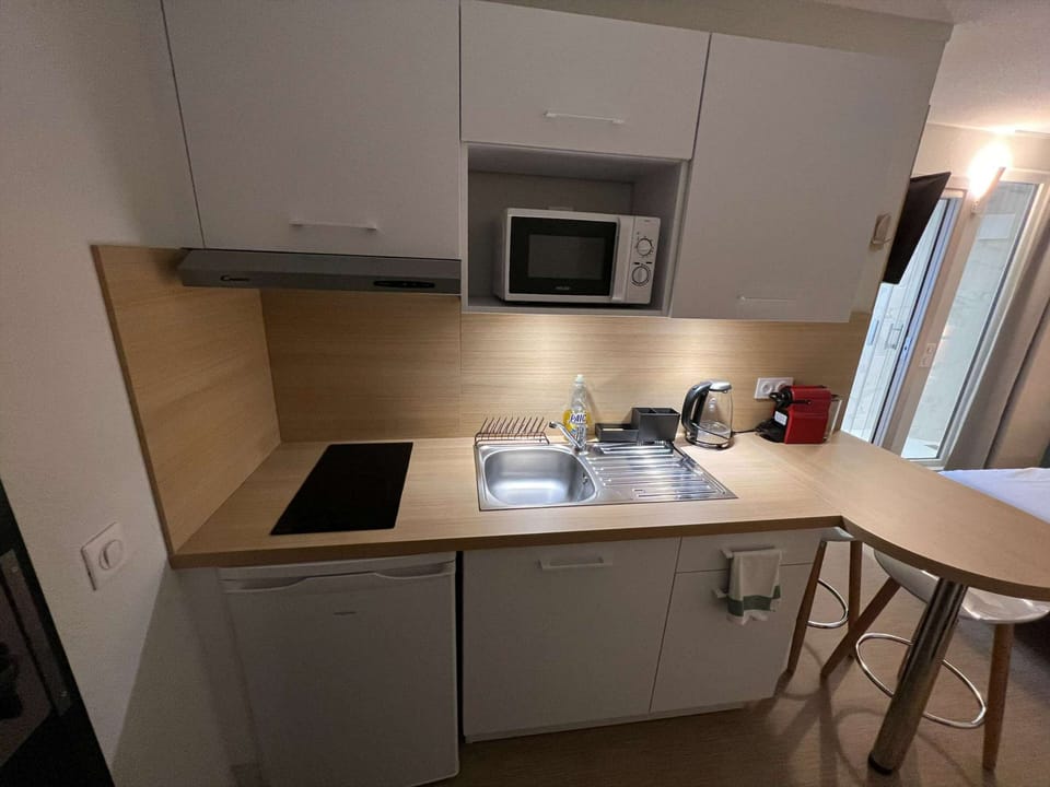 Triple studio | Private kitchenette | Eco-friendly cleaning products, reusable coffee/tea filters