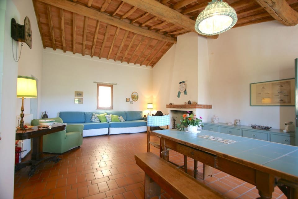 Apartment, 2 Bedrooms (Fragola) | Living room | TV