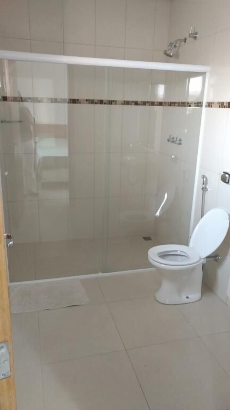 Superior Apartment | Bathroom | Shower, towels
