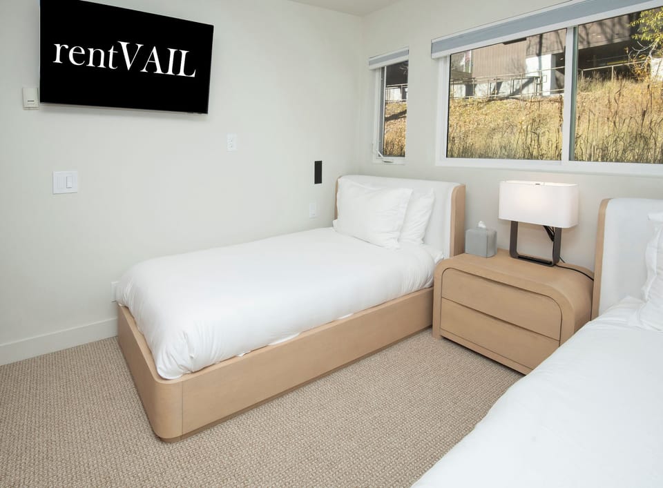 Bedroom 3 w/ 2 Twin Beds