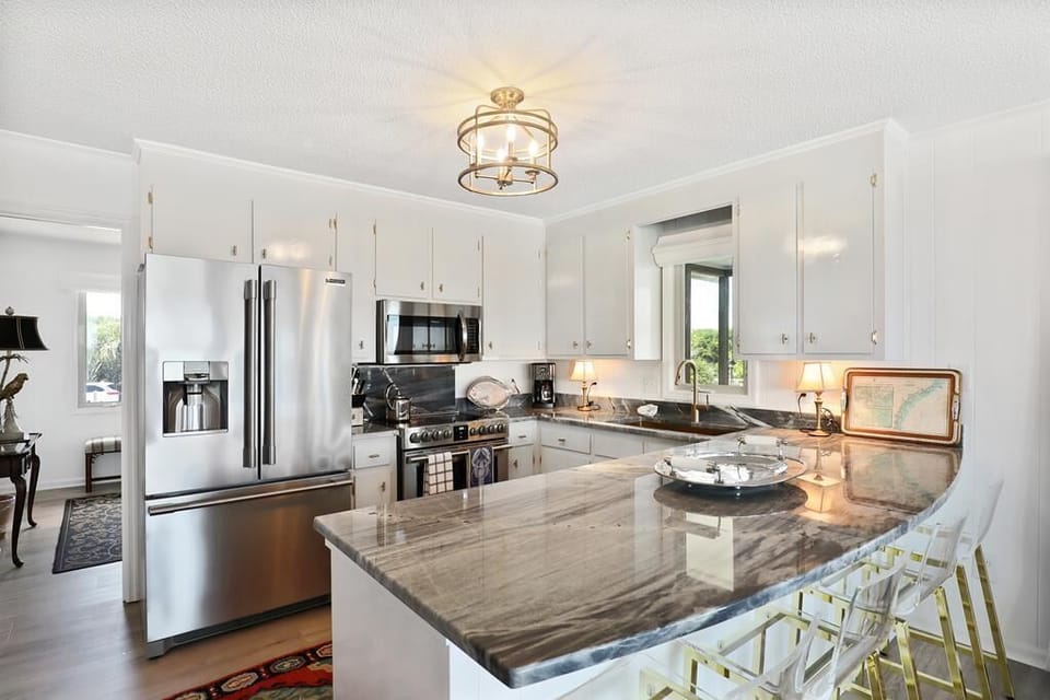 Kitchen with Island Seating