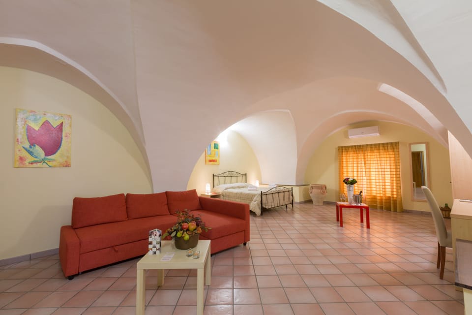 Double Room (Alytia) | 1 bedroom, down comforters, desk, laptop workspace