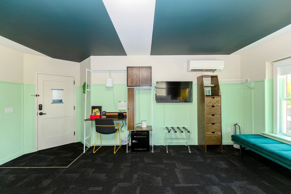 Room 2:3 - Double King | Premium bedding, memory foam beds, desk, laptop workspace