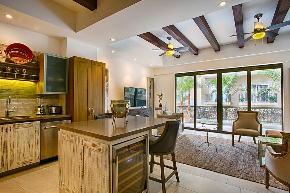 Kitchen bar