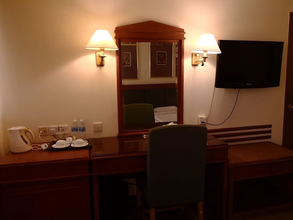 Deluxe Double Room | Coffee and/or coffee maker