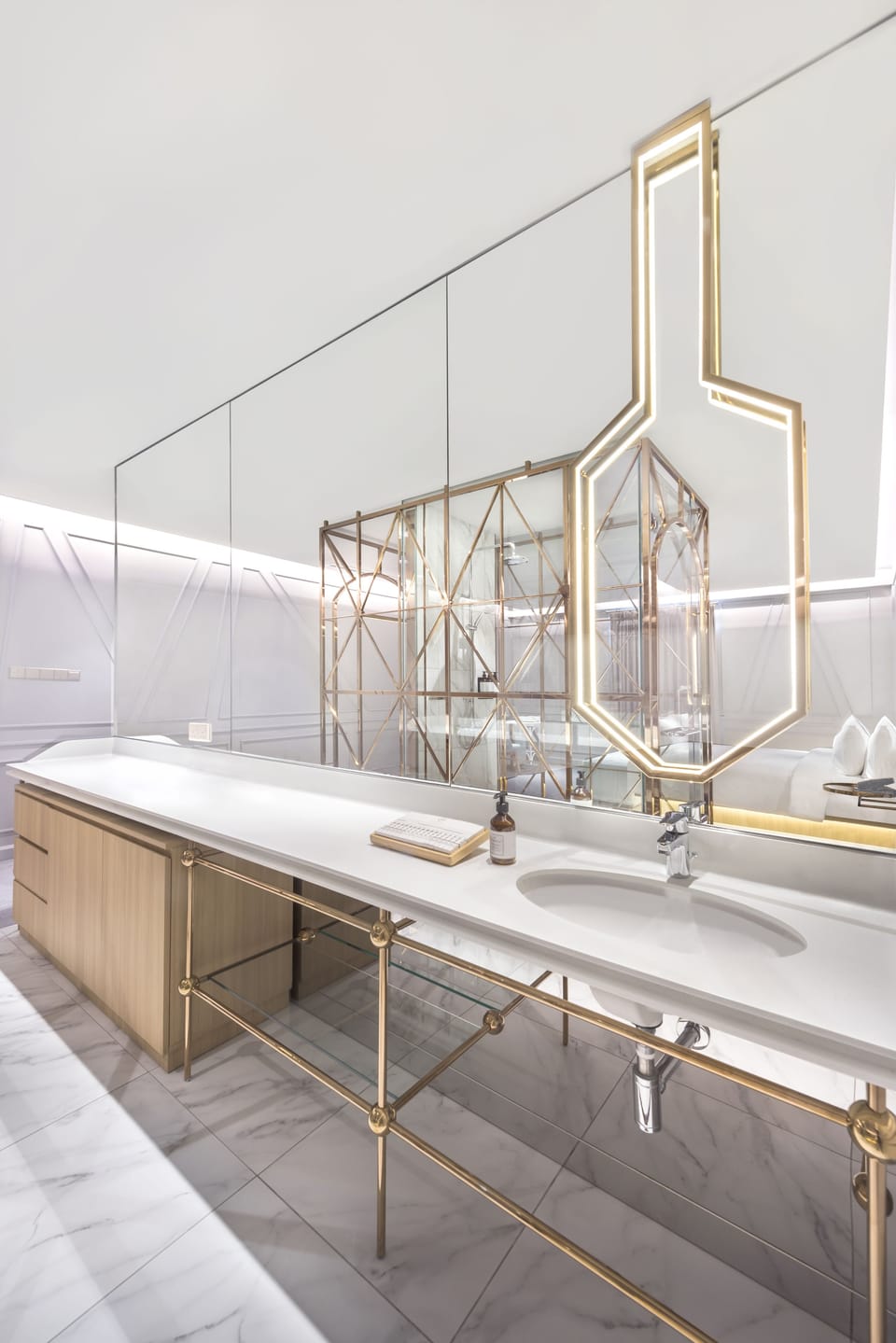 Premier Deluxe | Bathroom sink