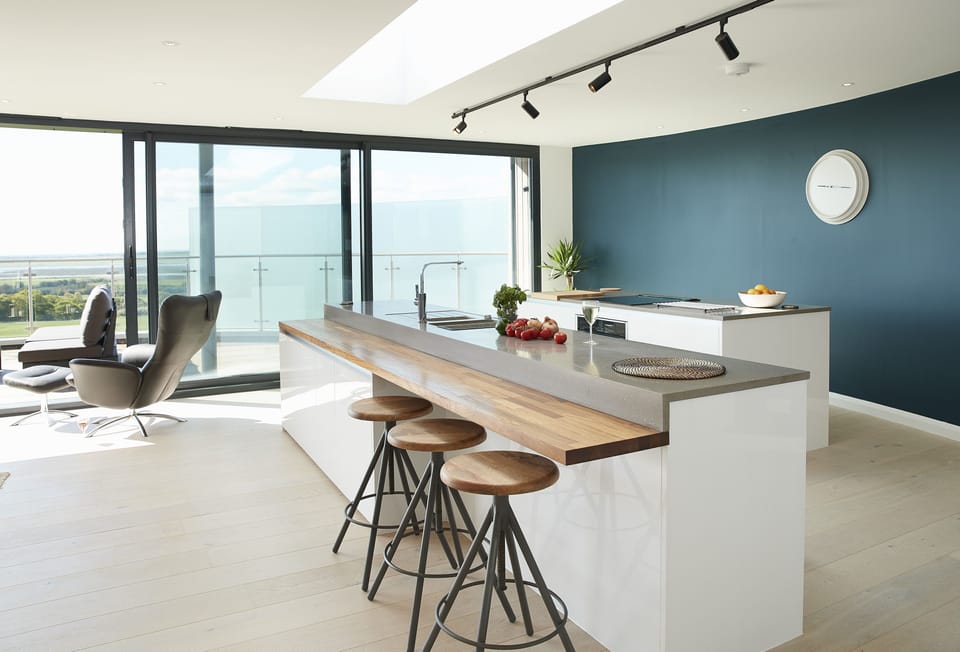 Second floor: Modern and fully equipped kitchen
