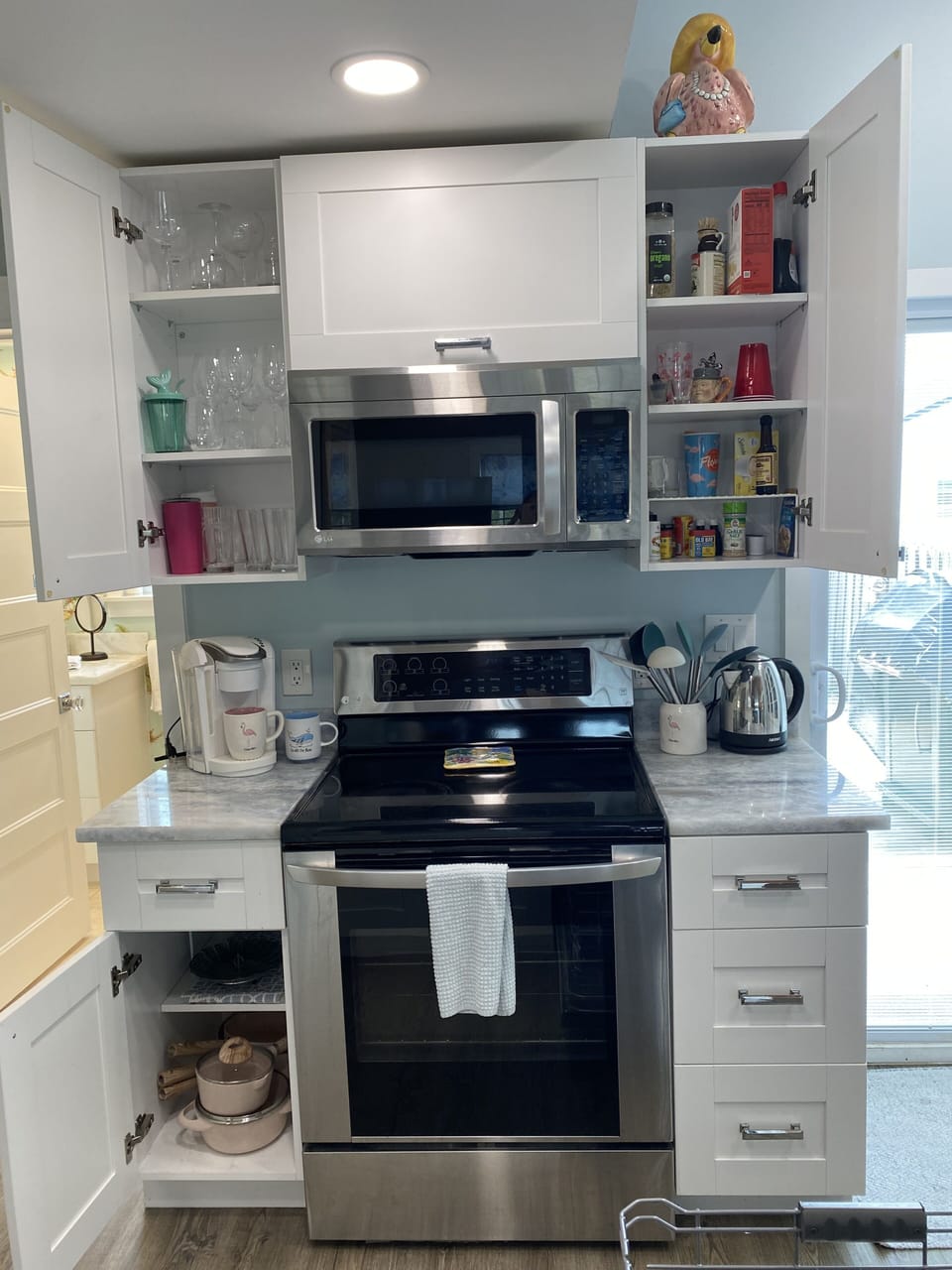WHALE 1 
FULLY STOCKED KITCHEN W/DISHES, GLASSES, POT & PANS.