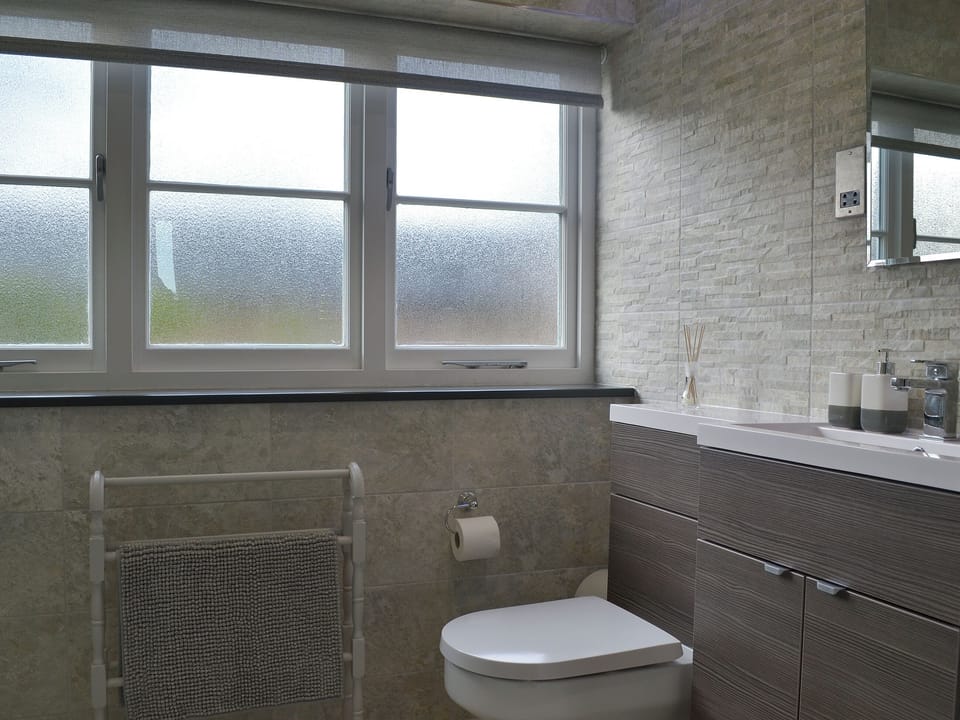 Bathroom | Trezeal Barn, North Hill