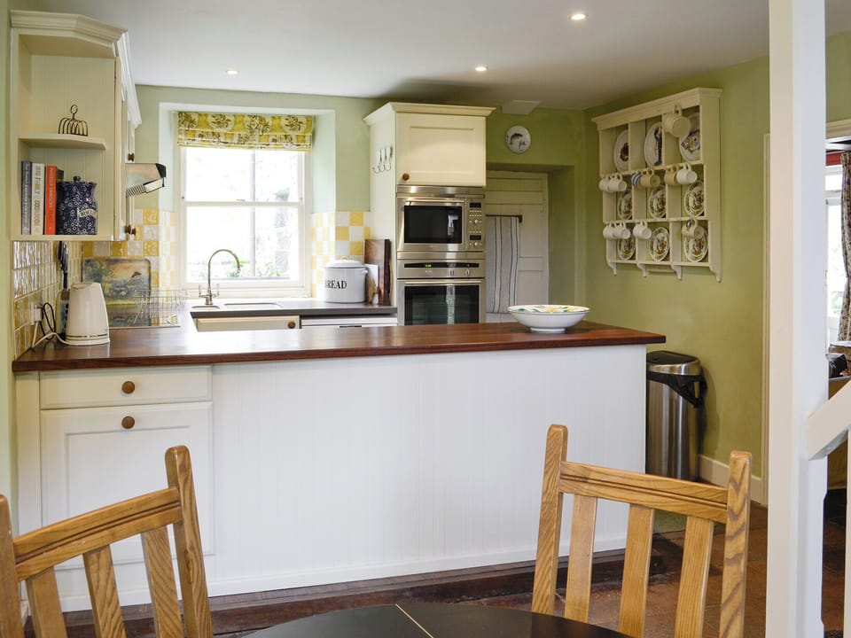 Airy kitchen area | Dol Y Clochydd, Llanfachreth, near Dolgellau