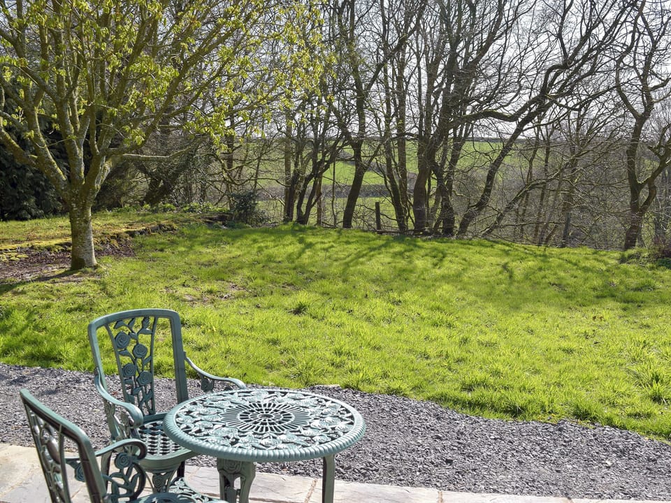 Garden | Parlwr - Blaenhirbant Isaf Cottages, Cwmsychpant, near Lampeter