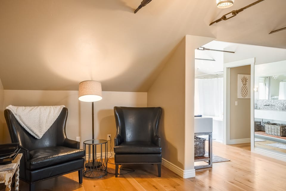 Master Suite
Master Bed/Master Bath