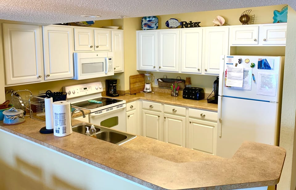 Large well equipped kitchen, Drip Coffee and Keurig Machines