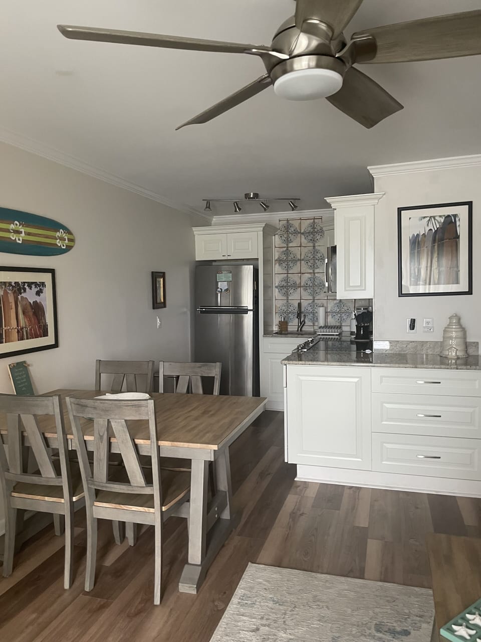 Nice size dining table and space