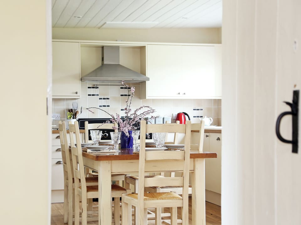 Kitchen/diner | Leacon Hall - Oast - Leacon Hall, Warehorne, Ashford
