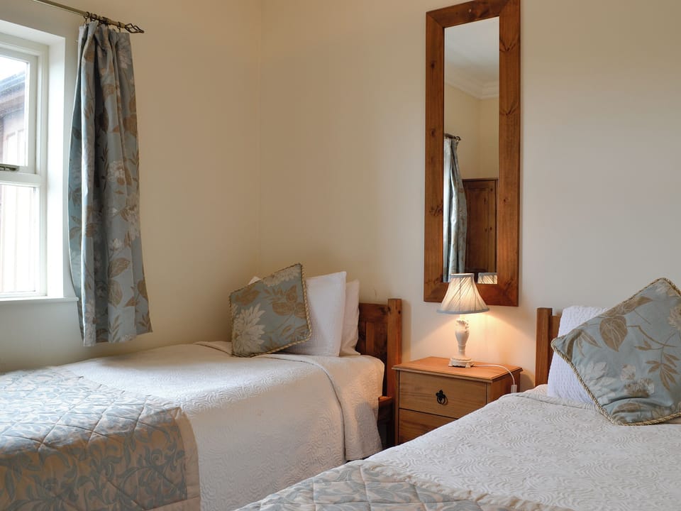 Twin bedroom | Powis Castle View, Forden, near Welshpool