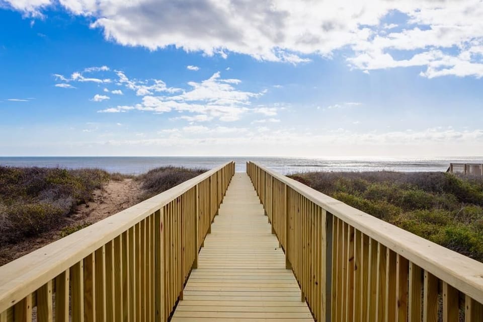 03-The Spendlove - Beach Walkway-3