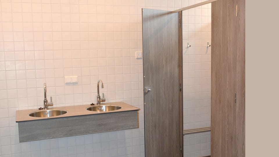 Bathroom sink