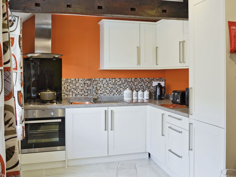 Open plan living/dining room/kitchen | Granary Cottage, Llandudno