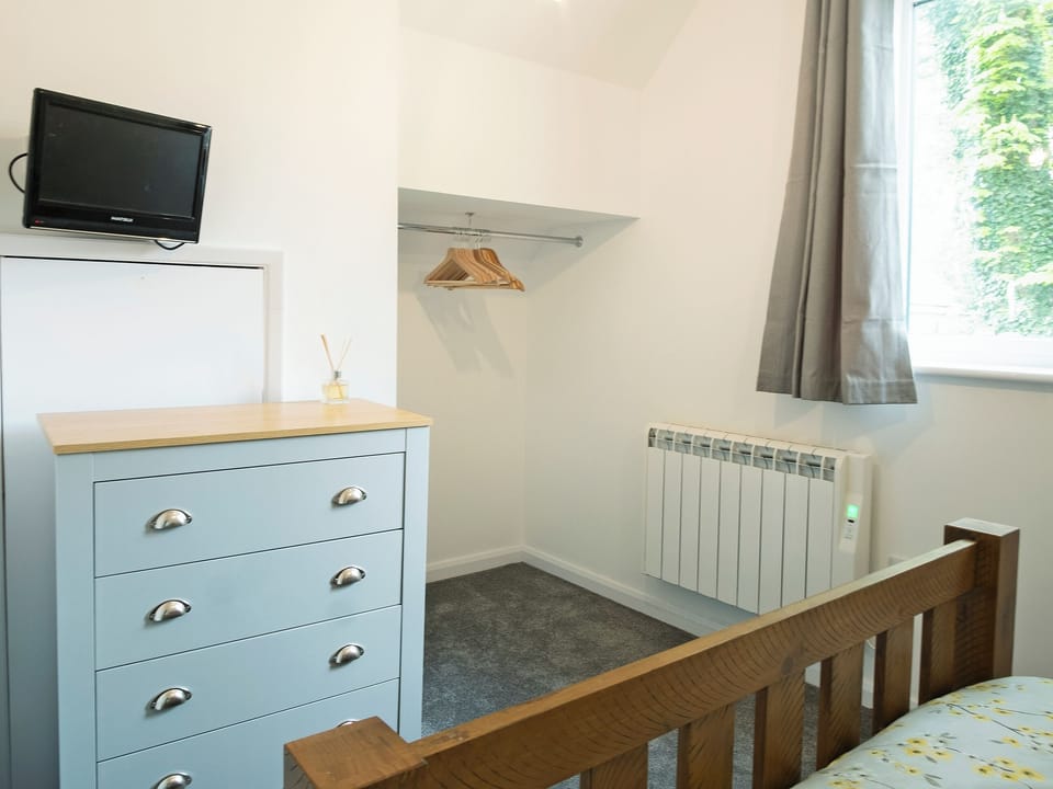 Spacious double bedroom | Coley Cottage, Wainfleet, near Skegness