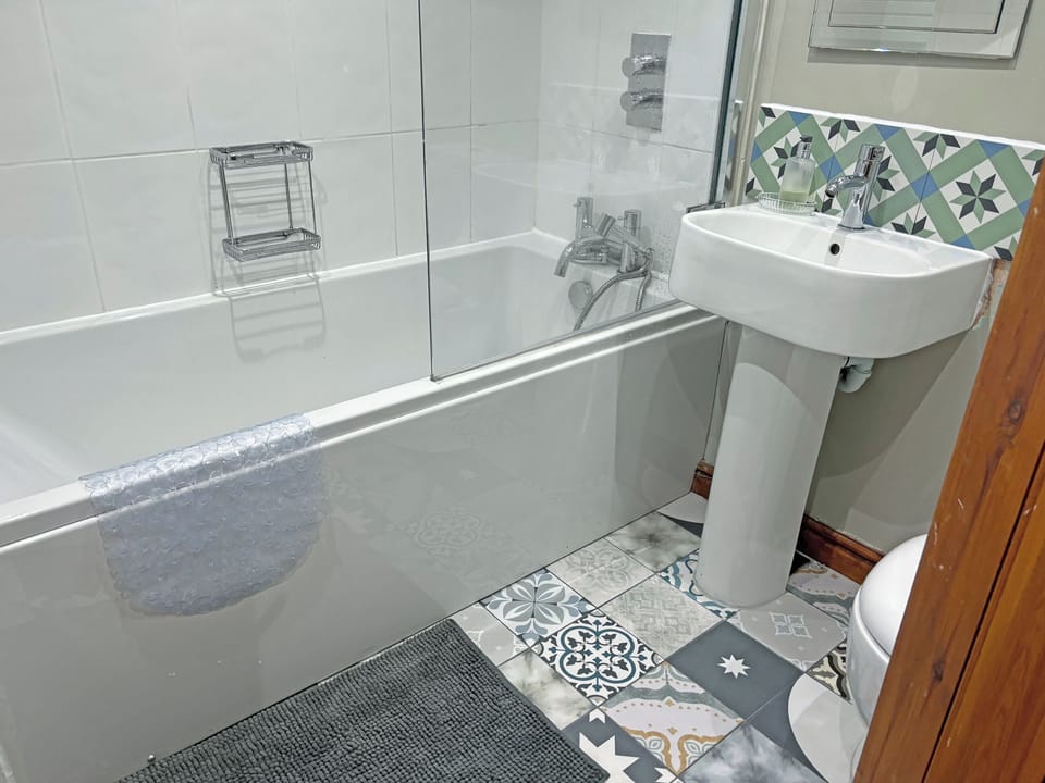 Family bathroom | Lavender Cottage, Bewerley, near Pateley Bridge