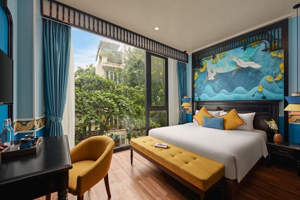 Junior City View | Hypo-allergenic bedding, minibar, in-room safe, individually decorated